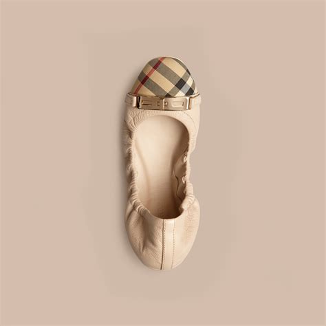 Burberry Ballerinas a punta Leather Woman Sz. 37 BEIGE 